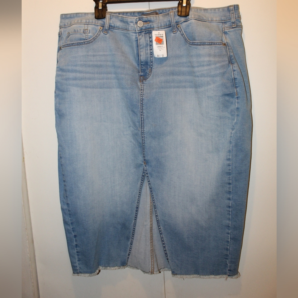 Torrid NWT 22 Midi Denim Front Slit Skirt Light Blue Denim Pencil Skirt - Picture 13 of 14
